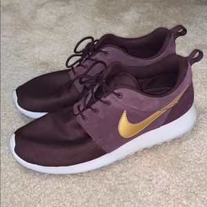 Men’s Nike Roshe Suede’s